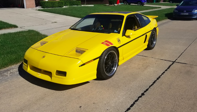 Illustration for article titled I Helped a Michigan Man Fix His Late Father's Highly-Modified Pontiac Fiero and My God Does it Rip